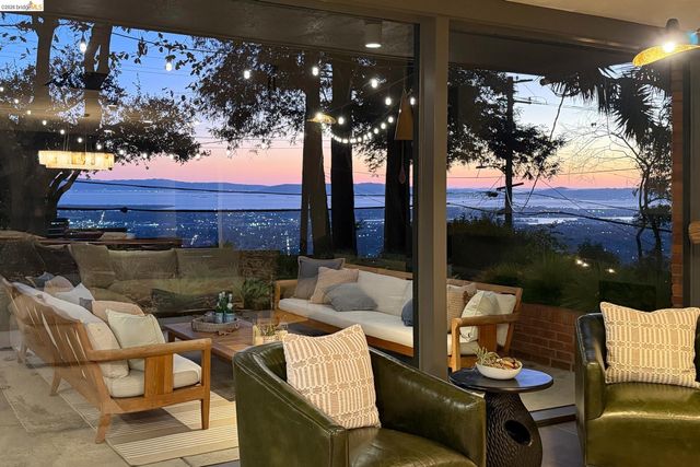 3560 Brunell Dr, Oakland, CA 94602