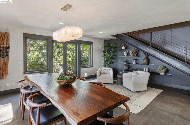 3560 Brunell Dr, Oakland, CA 94602