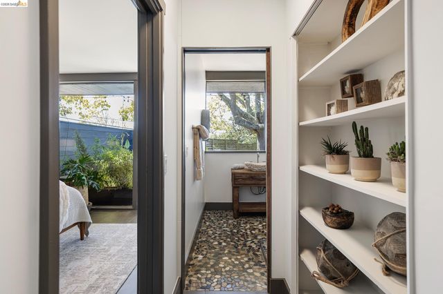 3560 Brunell Dr, Oakland, CA 94602
