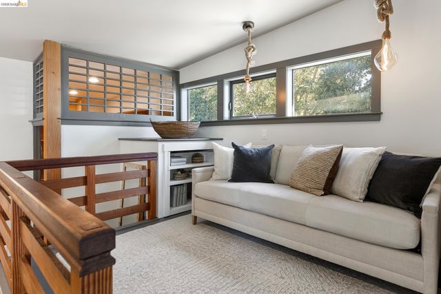3560 Brunell Dr, Oakland, CA 94602