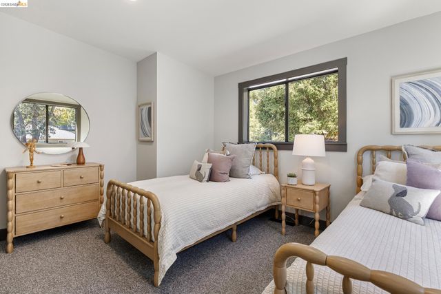 3560 Brunell Dr, Oakland, CA 94602