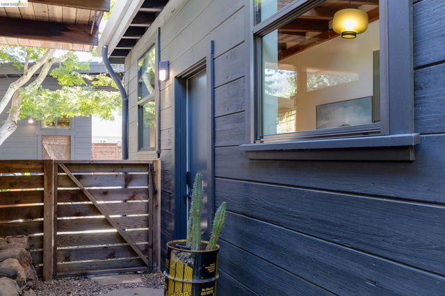 3560 Brunell Dr, Oakland, CA 94602