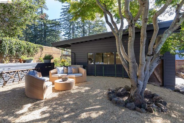 3560 Brunell Dr, Oakland, CA 94602