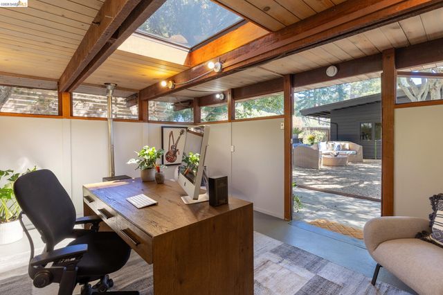 3560 Brunell Dr, Oakland, CA 94602