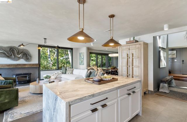 3560 Brunell Dr, Oakland, CA 94602