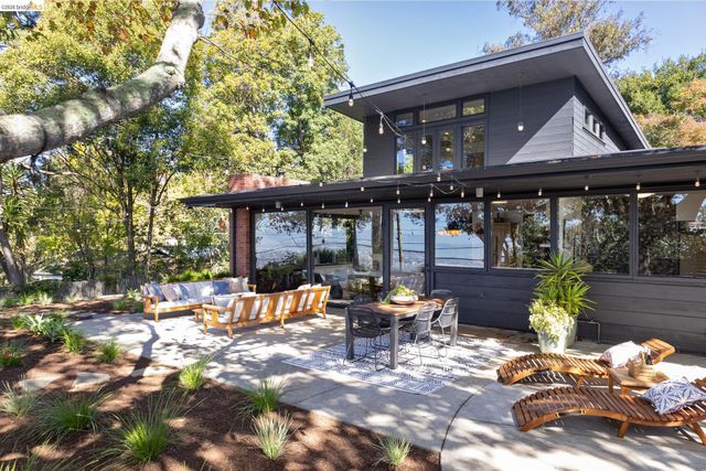 3560 Brunell Dr, Oakland, CA 94602
