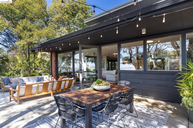 3560 Brunell Dr, Oakland, CA 94602
