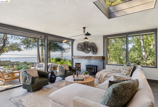 3560 Brunell Dr, Oakland, CA 94602