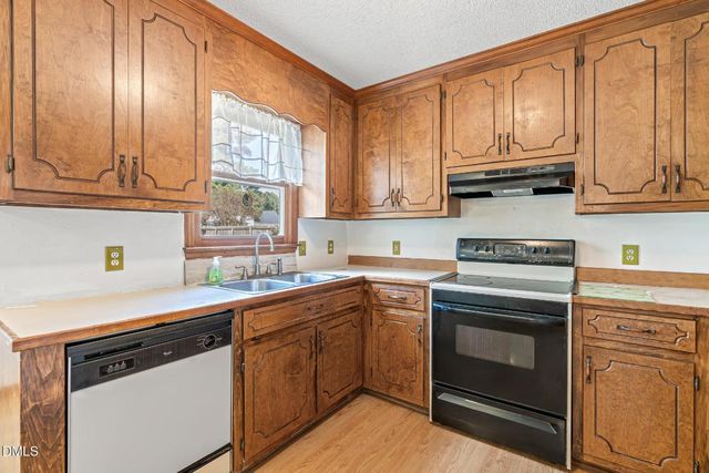 62 Stoneridge Drive, Henderson, NC 27537