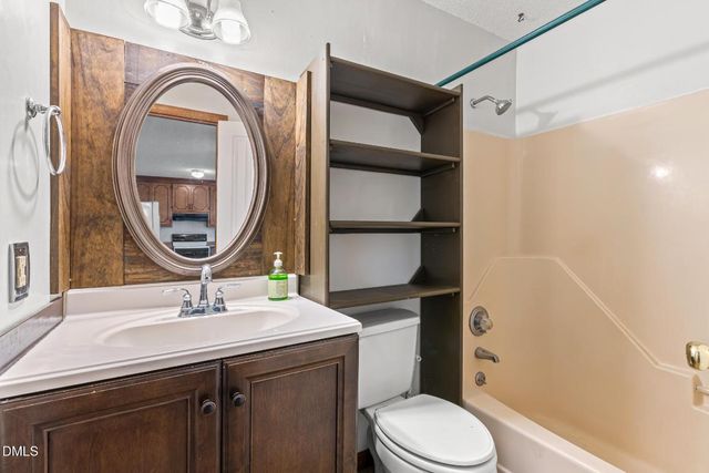 62 Stoneridge Drive, Henderson, NC 27537