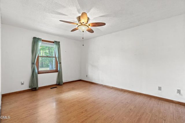 62 Stoneridge Drive, Henderson, NC 27537