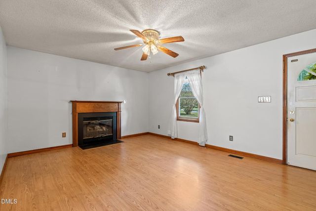 62 Stoneridge Drive, Henderson, NC 27537