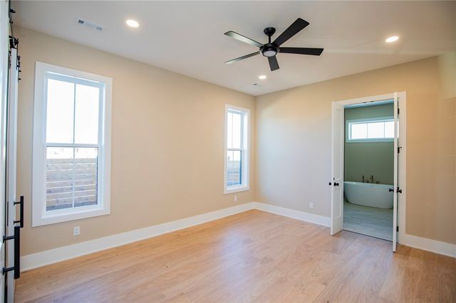 3506 SW Scoggins Road, Bentonville, AR 72713