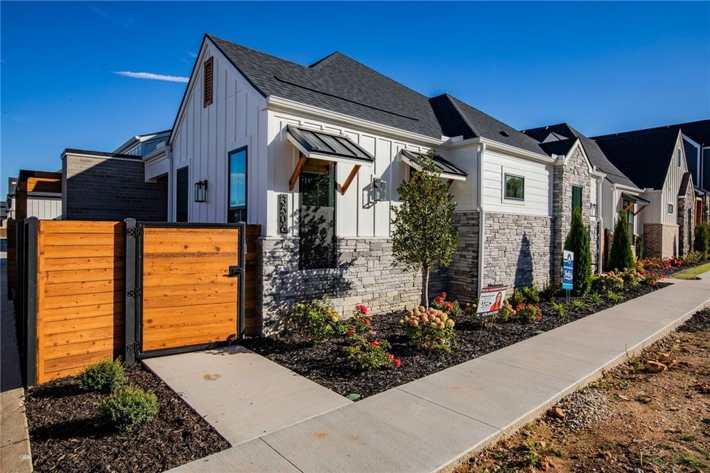 3506 SW Scoggins Road, Bentonville, AR 72713