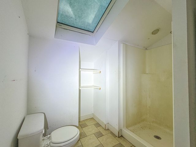 23 Fifth Ave, Lakeville, MA 02347