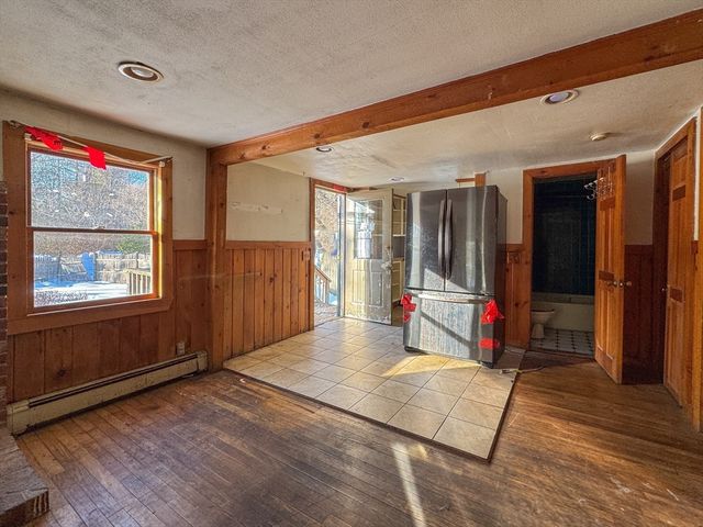 23 Fifth Ave, Lakeville, MA 02347