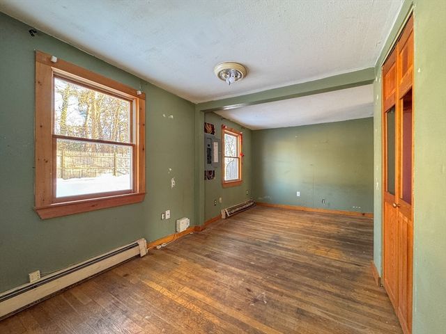 23 Fifth Ave, Lakeville, MA 02347