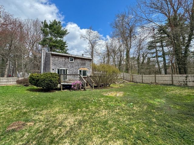 23 Fifth Ave, Lakeville, MA 02347