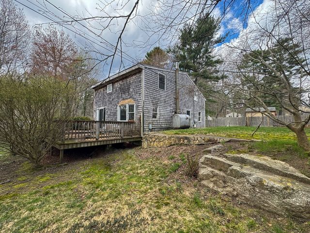 23 Fifth Ave, Lakeville, MA 02347