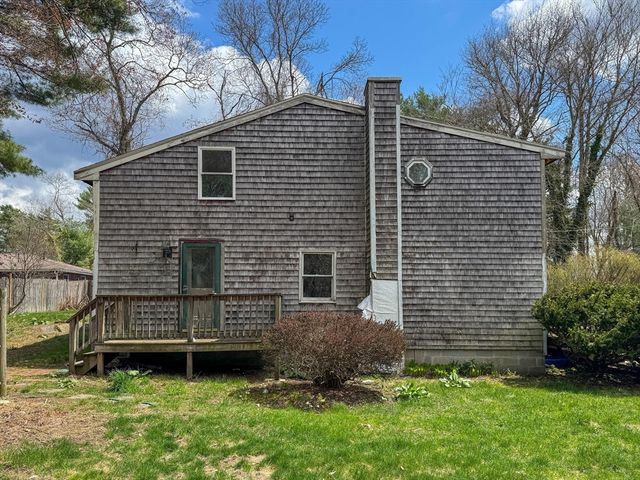 23 Fifth Ave, Lakeville, MA 02347