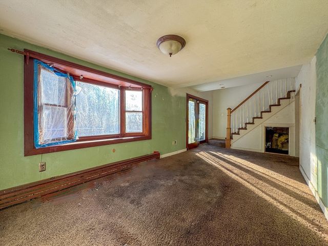 23 Fifth Ave, Lakeville, MA 02347