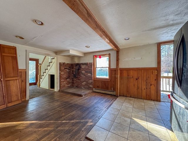 23 Fifth Ave, Lakeville, MA 02347