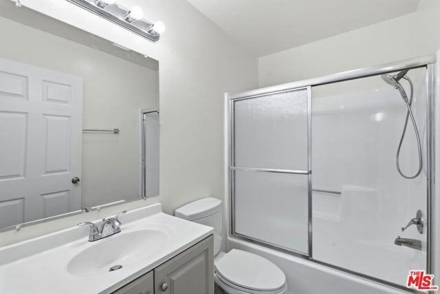 1002 N Edgemont Street 7, Los Angeles, CA 90029