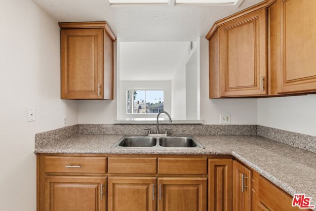 1002 N Edgemont Street 7, Los Angeles, CA 90029