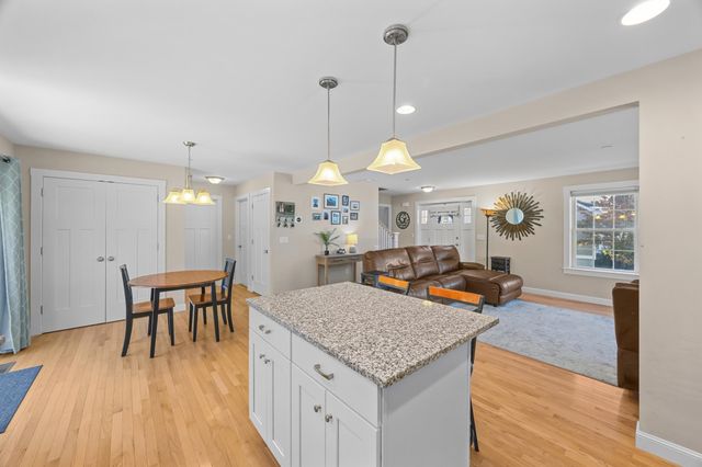 253 Drakeside Rd Unit 2, Hampton, NH 03842
