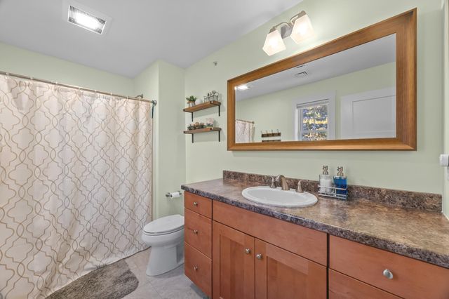 253 Drakeside Rd Unit 2, Hampton, NH 03842