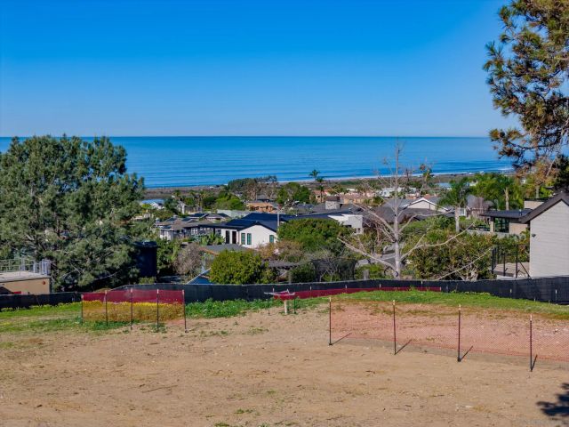 607 & 609 N Granados Avenue 607 & 609 N Granados Avenue, Solana Beach, CA 92075