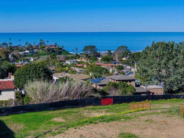 607 & 609 N Granados Avenue 607 & 609 N Granados Avenue, Solana Beach, CA 92075