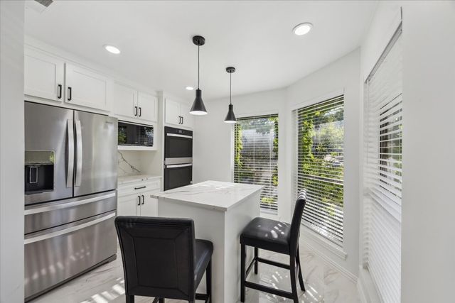 2000 E Branch Hollow Drive, Carrollton, TX 75007