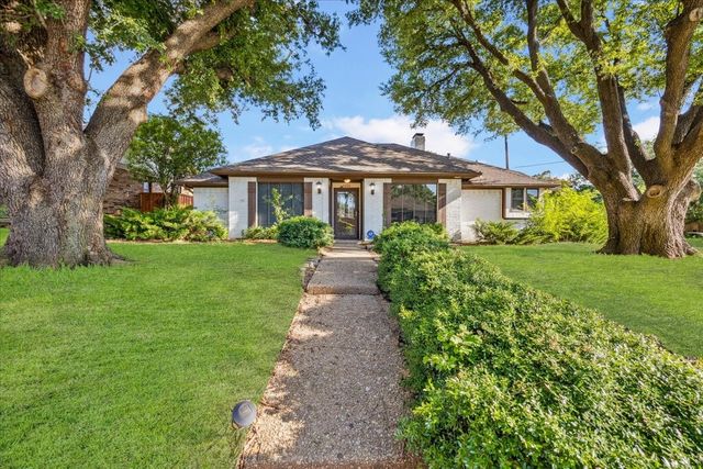 2000 E Branch Hollow Drive, Carrollton, TX 75007