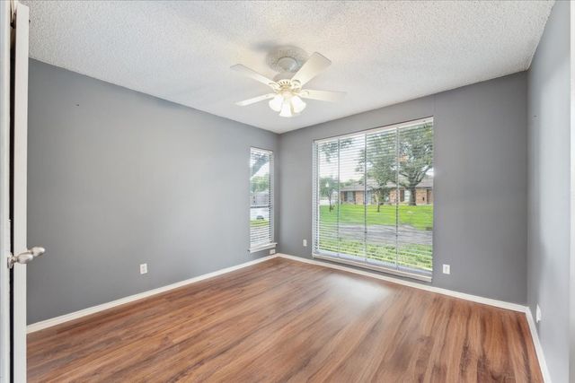 2000 E Branch Hollow Drive, Carrollton, TX 75007