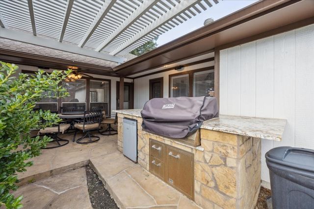 2000 E Branch Hollow Drive, Carrollton, TX 75007