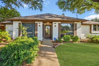 2000 E Branch Hollow Drive, Carrollton, TX 75007