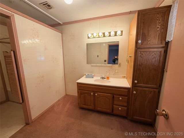 16258 Old Morris Highway, Okmulgee, OK 74447