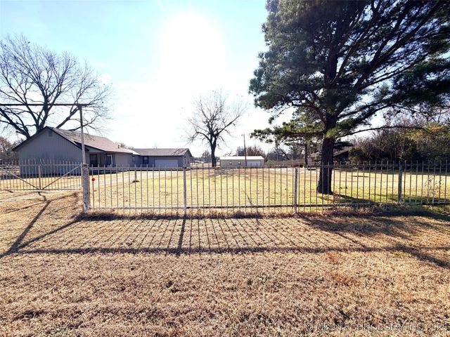 16258 Old Morris Highway, Okmulgee, OK 74447