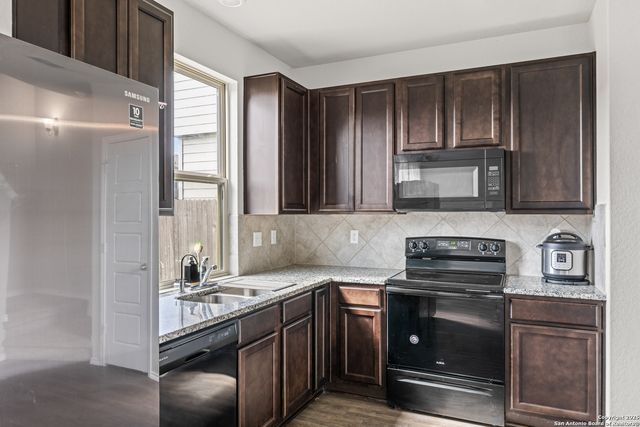 10502 green rock, San Antonio, TX 78223