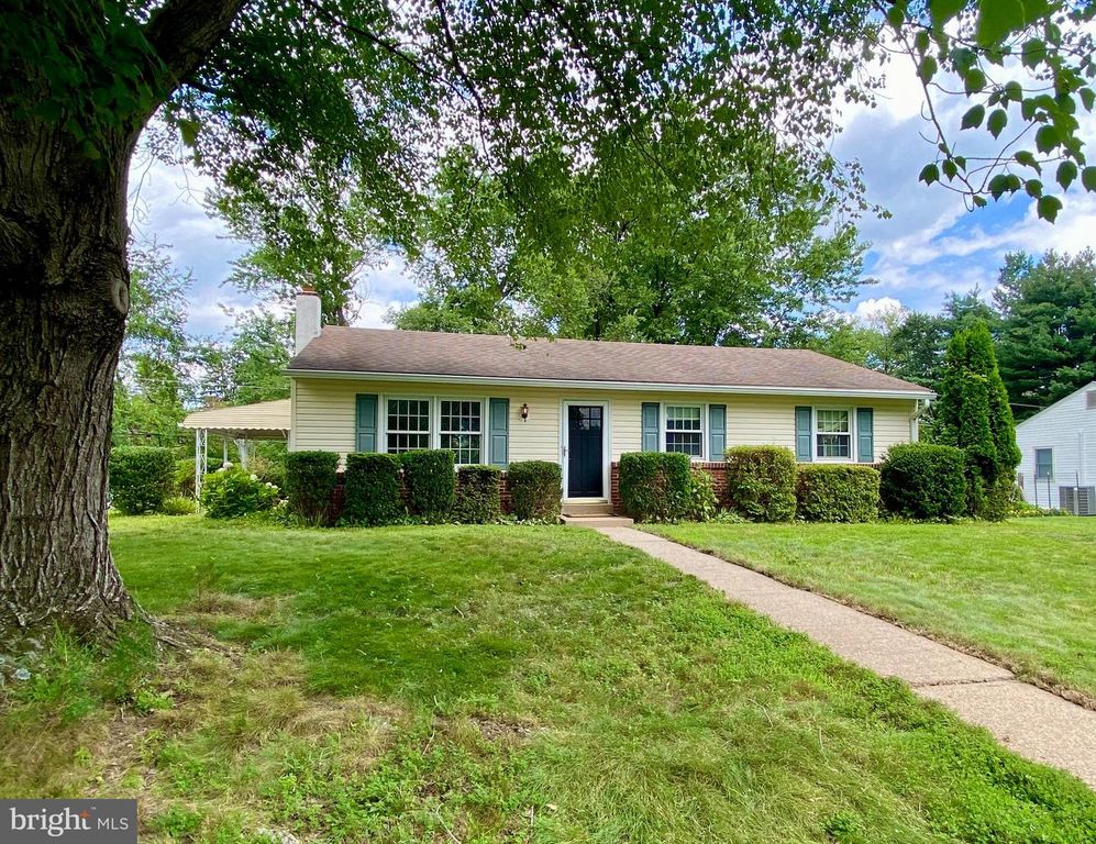2441 WINDING LN, Hatboro, PA 19040