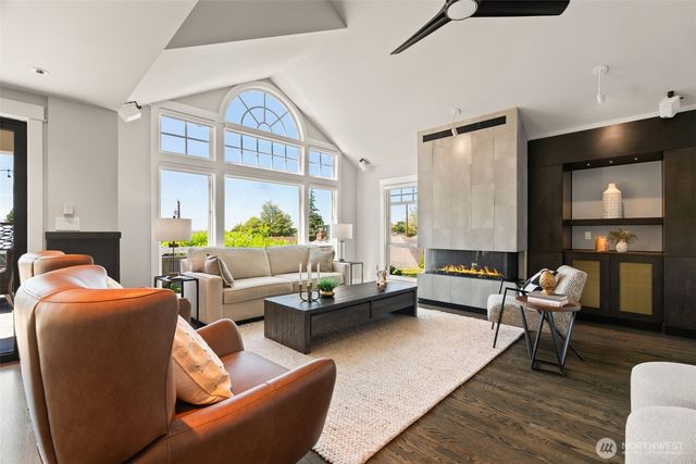 709 Maple Street, Edmonds, WA 98020