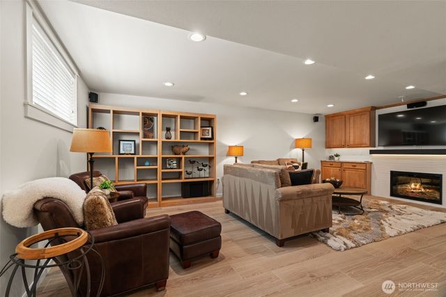 709 Maple Street, Edmonds, WA 98020