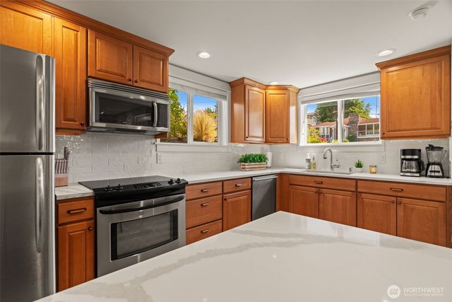 709 Maple Street, Edmonds, WA 98020