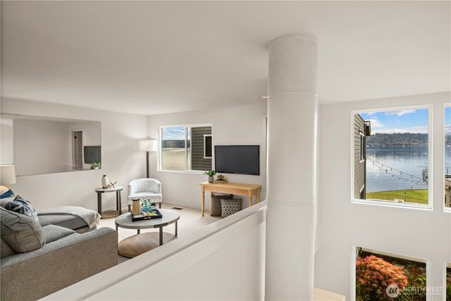3418 W Lake Sammamish Parkway SE, Bellevue, WA 98008