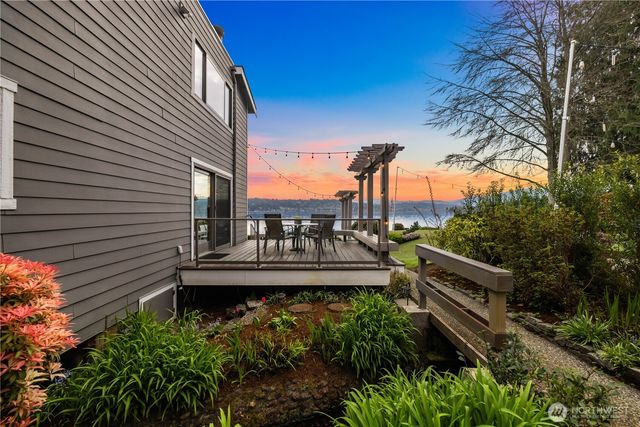 3418 W Lake Sammamish Parkway SE, Bellevue, WA 98008
