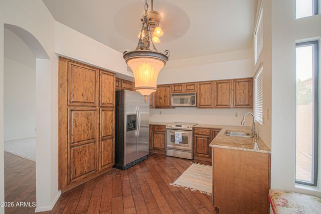 2337 W SHAWNEE Drive, Chandler, AZ 85224