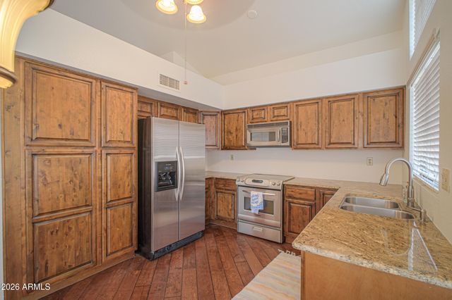 2337 W SHAWNEE Drive, Chandler, AZ 85224