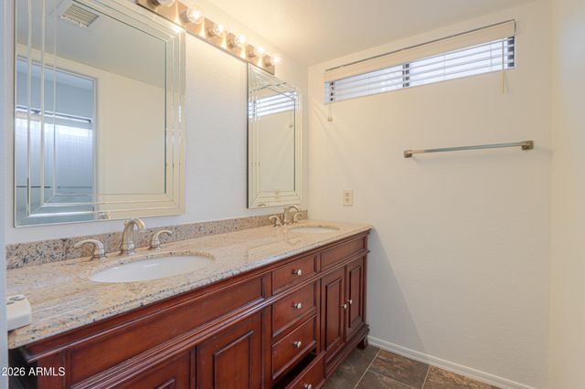 2337 W SHAWNEE Drive, Chandler, AZ 85224