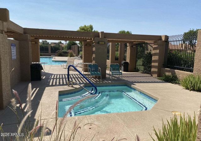2337 W SHAWNEE Drive, Chandler, AZ 85224